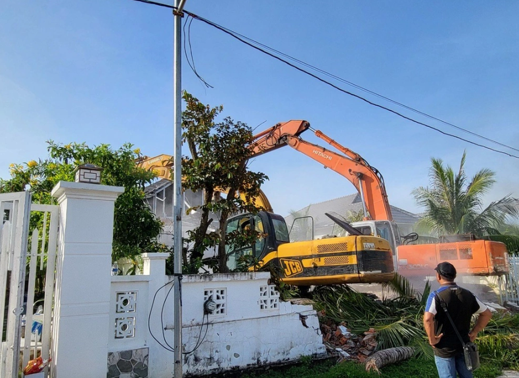 Vụ 79 biệt thự trái phép: TP Phú Quốc nói gì khi thua kiện 2 chủ biệt thự? - 1 Vụ 79 biệt thự trái phép: TP Phú Quốc nói gì khi thua kiện 2 chủ biệt thự? - 1