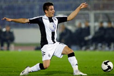 “Quỷ đỏ” MU chiêu mộ cùng lúc hai tài năng trẻ Serbia