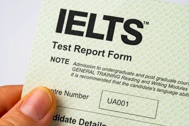 Bị giữ chứng chỉ IELTS để kiểm tra, học sinh sợ không kịp xét tuyển đại học