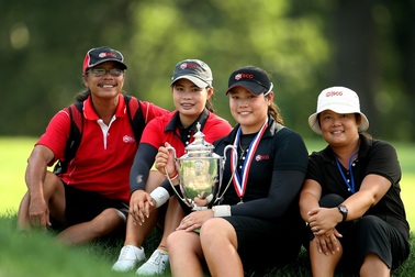 Đằng sau vinh quang của hai "ngọc nữ" sáng giá nhất làng golf thế giới