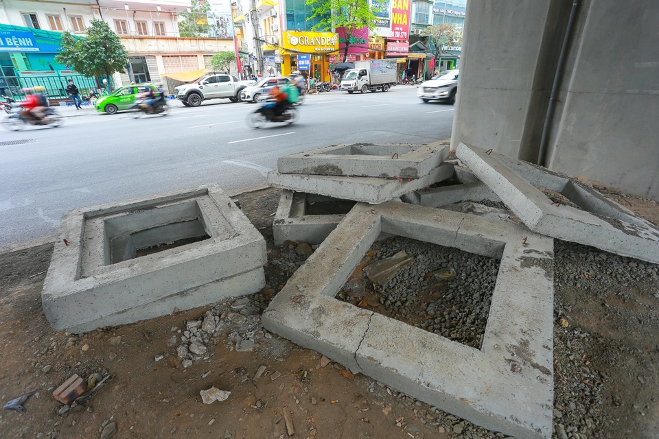 Hành lang đường sắt Cát Linh - Hà Đông thành nơi đổ rác - 4 Hành lang đường sắt Cát Linh - Hà Đông thành nơi đổ rác - 4