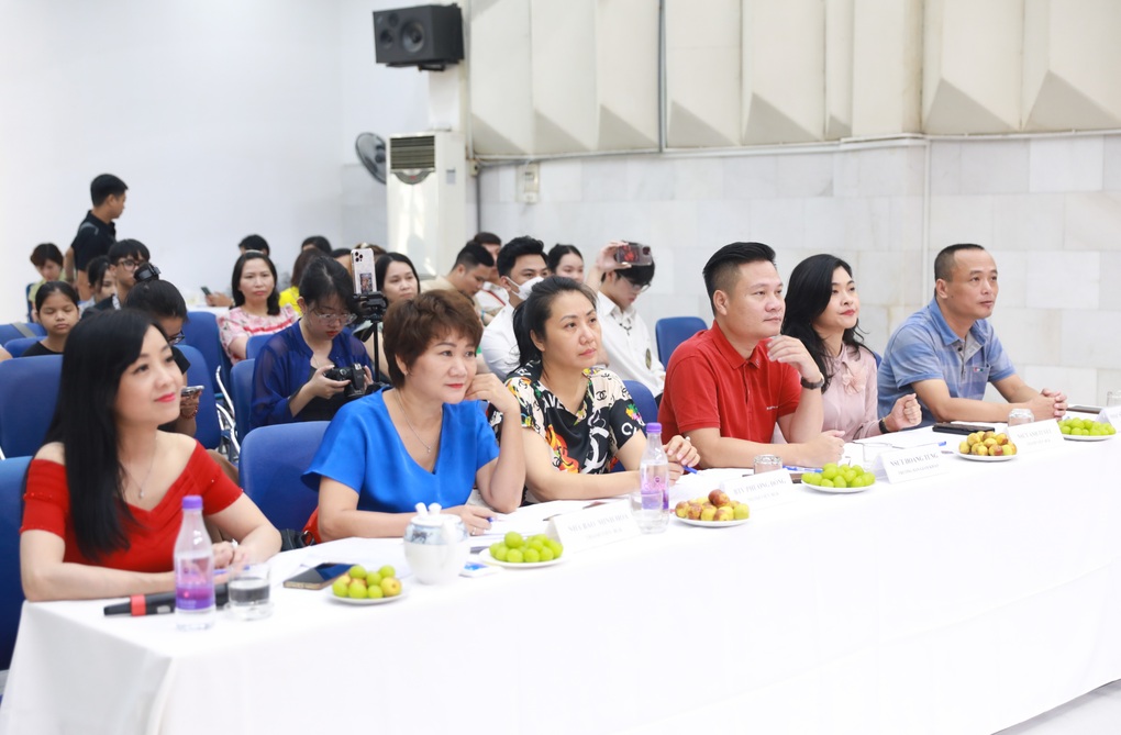 NSƯT Hoàng Tùng: Bất ngờ với dàn thí sinh Tiếng hát Hà Nội 2023 - 1 NSƯT Hoàng Tùng: Bất ngờ với dàn thí sinh Tiếng hát Hà Nội 2023 - 1