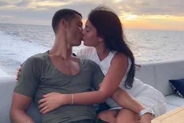 Chuyện tình 5 năm đầy ngọt ngào của Cristiano Ronaldo và Georgina Rodriguez