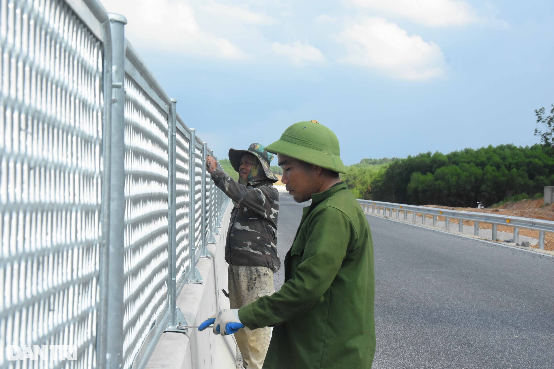 Cao tốc Vạn Ninh - Cam Lộ trước ngày thông xe kỹ thuật - 6 Cao tốc Vạn Ninh - Cam Lộ trước ngày thông xe kỹ thuật - 6