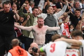 Bóng đá Anh có thể gặp họa lớn vì cổ động viên gây rối ở Euro 2020