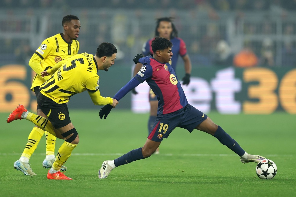 Barcelona thắng nghẹt thở Dortmund ở Champions League - 2