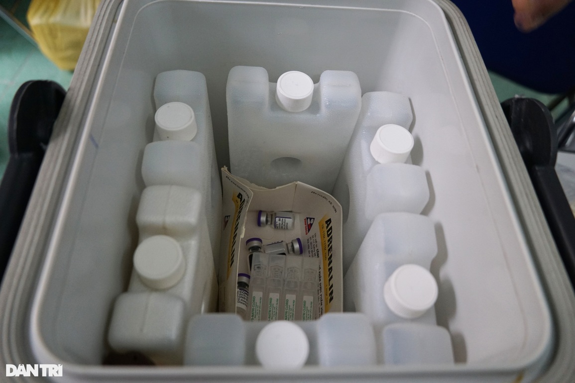 Một buổi tiêm chủng tại nhà ở Hà Nội diễn ra như thế nào? - 3 Một buổi tiêm chủng tại nhà ở Hà Nội diễn ra như thế nào? - 3