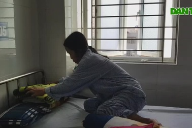 Niềm vui mừng của chị Sáu khi được tạm xuất viện về nhà