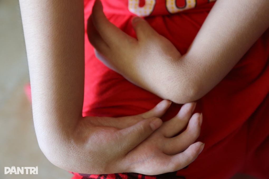 Tiểu Nguyễn Ngọc Ký viết chữ bằng chân, nuôi ước mơ làm bác sĩ - 2 Tiểu Nguyễn Ngọc Ký viết chữ bằng chân, nuôi ước mơ làm bác sĩ - 2