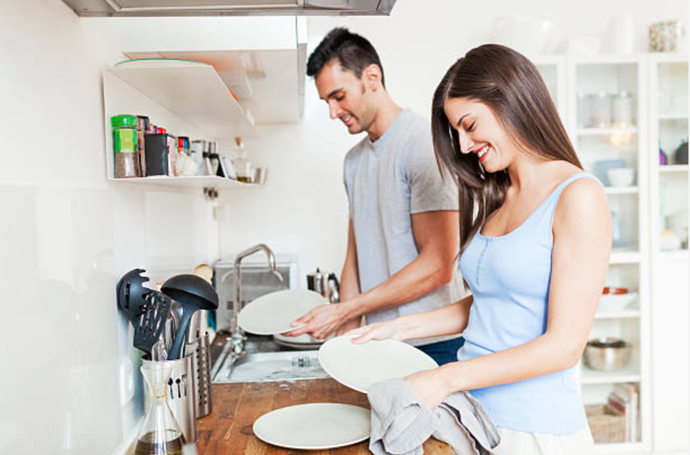 Nức lòng với chồng lương 15x triệu kể chuyện rửa bát quét nhà cho vợ - 1 Nức lòng với chồng lương 15x triệu kể chuyện rửa bát quét nhà cho vợ - 1