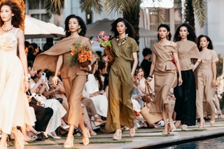 H'Hen Niê xuất hiện khác lạ trong show Đỗ Mạnh Cường - 8