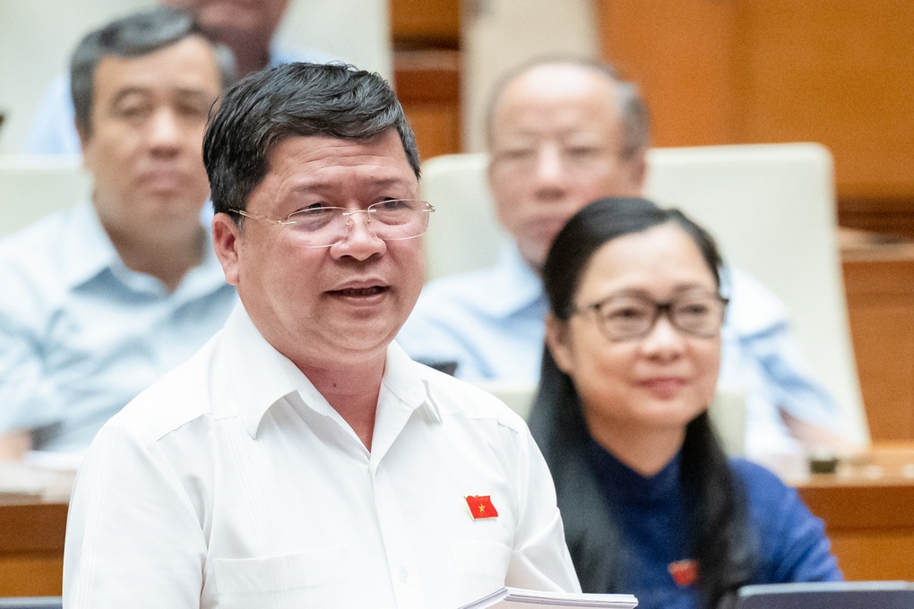 Không để sau sáp nhập, dân phải ùn ùn đi đổi căn cước, làm lại sổ đỏ - 2 Không để sau sáp nhập, dân phải ùn ùn đi đổi căn cước, làm lại sổ đỏ - 2