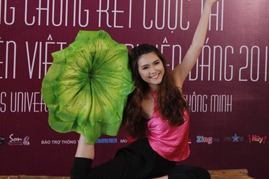 Mãn nhãn với màn thi tài năng của “Nữ sinh Việt Nam duyên dáng 2013” 