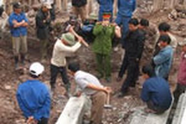 Hà Nội: Bắt khẩn cấp 3 đối tượng “rút ruột” công trình