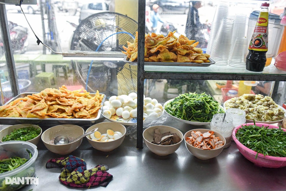 Bán bún riêu Nam Bộ, mỳ vằn thắn, bà chủ tậu đất, mua nhà phố cổ Hà Nội - 4 Bán bún riêu Nam Bộ, mỳ vằn thắn, bà chủ tậu đất, mua nhà phố cổ Hà Nội - 4