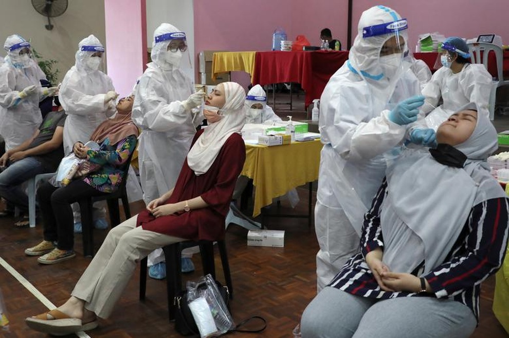 Phá kỷ lục ca mắc mới, Malaysia nguy cơ vỡ trận vì Covid-19 - 1 Phá kỷ lục ca mắc mới, Malaysia nguy cơ vỡ trận vì Covid-19 - 1