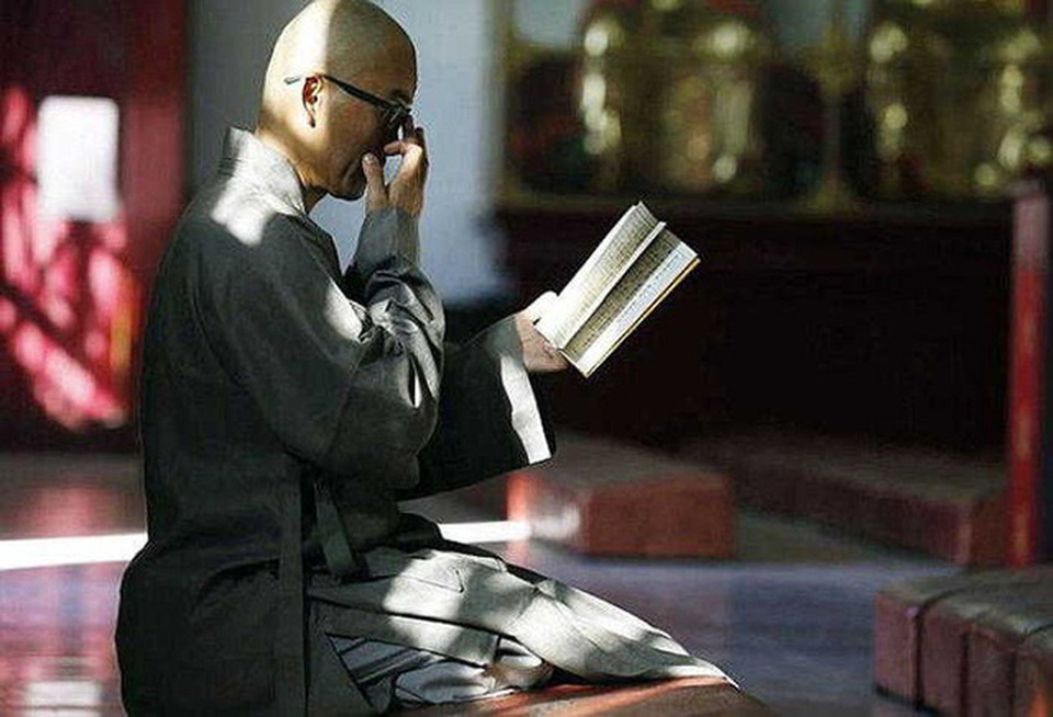 Giàu sang, quyền quý, nhiều tỷ phú vẫn quyết từ bỏ tất cả để… đi tu - 4 Giàu sang, quyền quý, nhiều tỷ phú vẫn quyết từ bỏ tất cả để… đi tu - 4