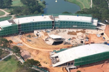 Cưỡng chế tòa nhà sai phạm trong sân golf Đồi Cù: Tốn hơn 32 tỷ đồng