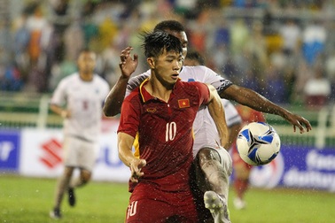 Quân bầu Đức lên tuyển với nỗi buồn V-League