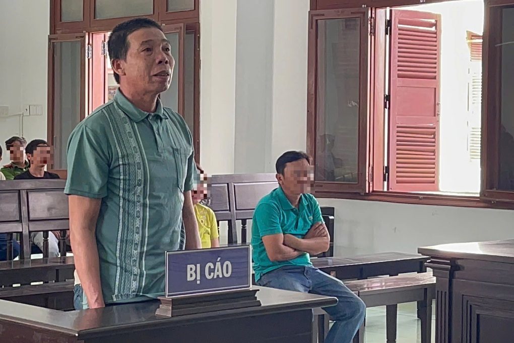 Dùng cuốc đánh nứt sọ người, lão nông lĩnh 14 năm tù - 1 Dùng cuốc đánh nứt sọ người, lão nông lĩnh 14 năm tù - 1