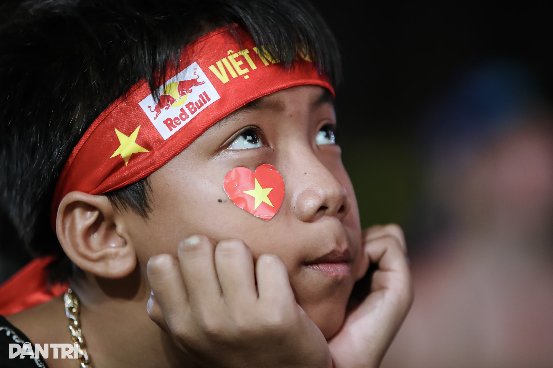 Người dân TPHCM vỡ òa khi tuyển nữ Việt Nam giành HCV SEA Games - 9 Người dân TPHCM vỡ òa khi tuyển nữ Việt Nam giành HCV SEA Games - 9