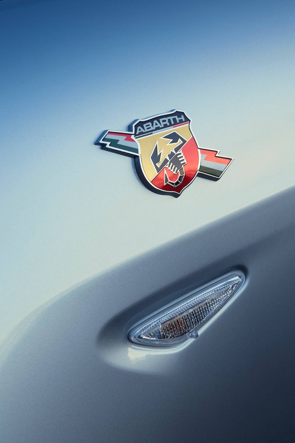 Fiat 124 Spider chết yểu trên sân nhà - 5 Fiat 124 Spider chết yểu trên sân nhà - 5