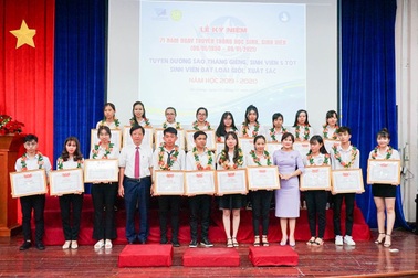 Trường ĐH An Giang tuyên dương khen thưởng hơn 200 sinh viên giỏi, xuất sắc