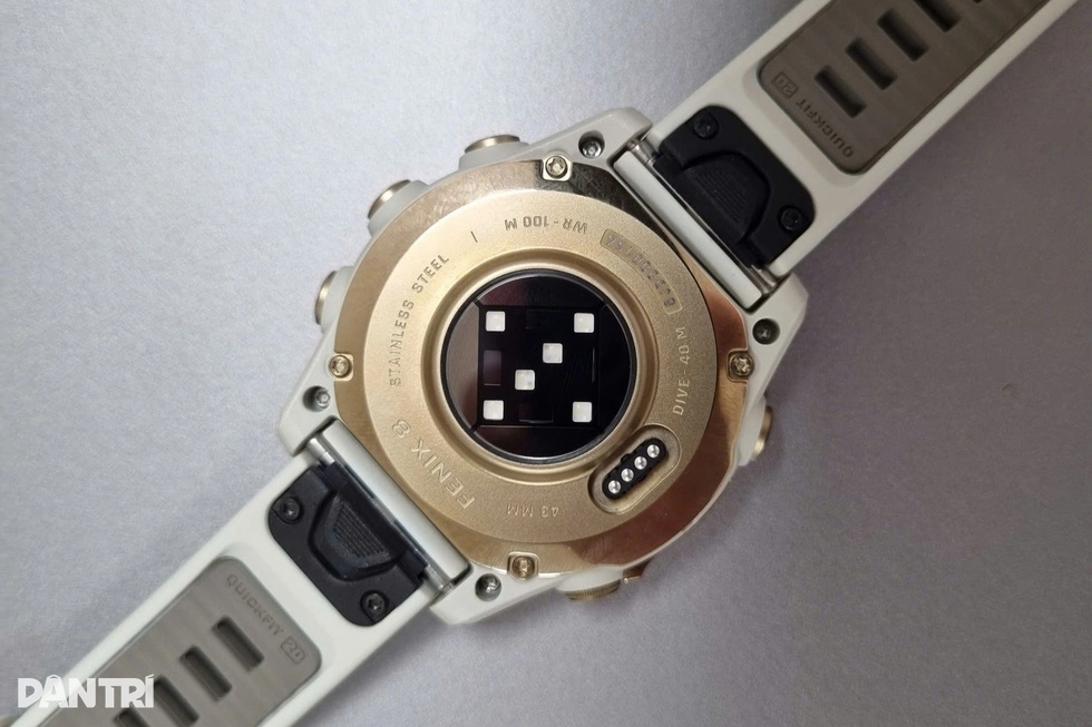 Mở hộp đồng hồ Garmin Fenix 8 vừa ra mắt - 9 Mở hộp đồng hồ Garmin Fenix 8 vừa ra mắt - 9