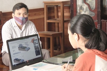 Học trực tuyến: Học sinh vùng sâu và dân tộc thiểu số gặp khó