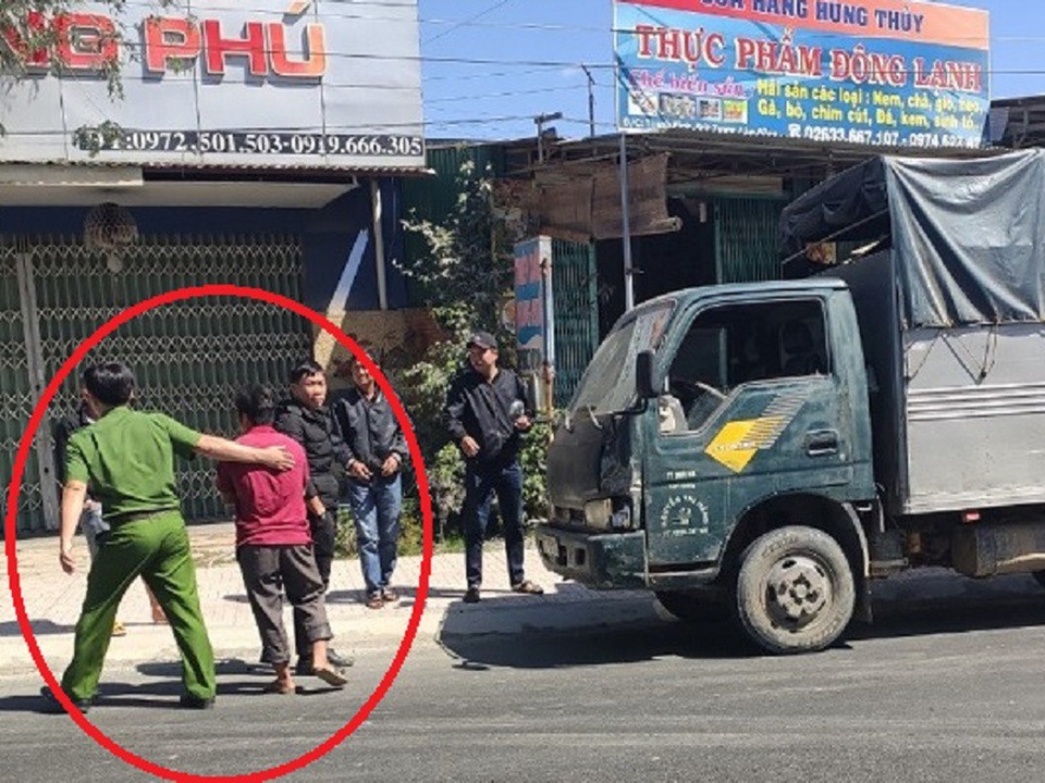 Bắt giữ tài xế nghi tông chết cán bộ kiểm lâm - 1 Bắt giữ tài xế nghi tông chết cán bộ kiểm lâm - 1