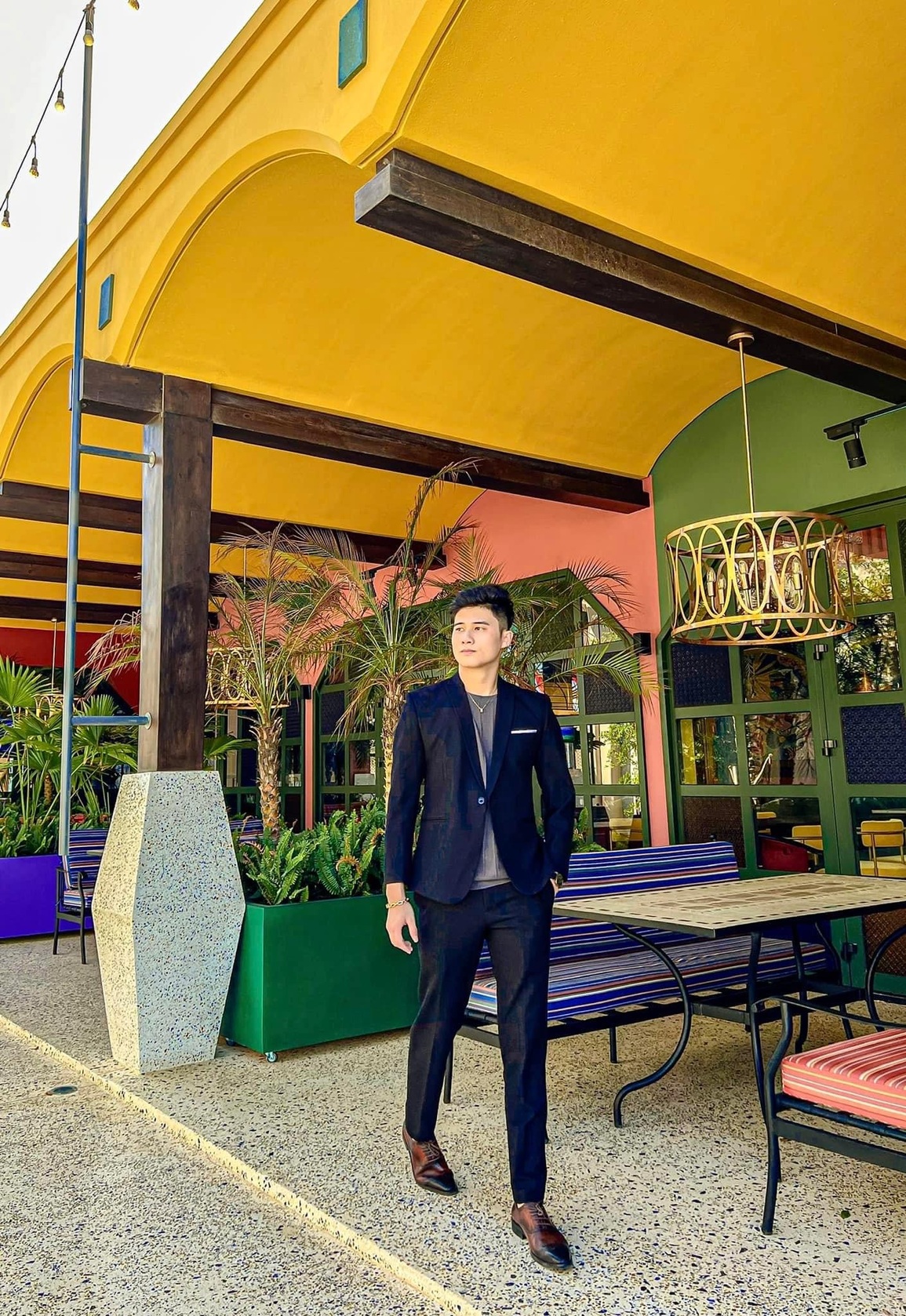 Thời trang Gen Z: Khi cá tính thể hiện trong từng bộ quần áo - 2 Thời trang Gen Z: Khi cá tính thể hiện trong từng bộ quần áo - 2
