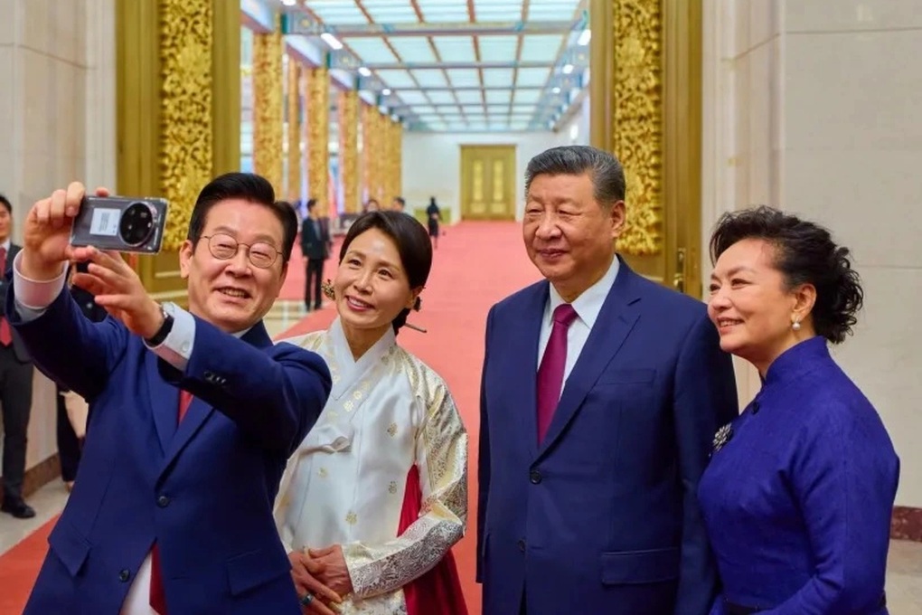 Tổng thống Hàn Quốc chụp selfie với Chủ tịch Trung Quốc - 1 Tổng thống Hàn Quốc chụp selfie với Chủ tịch Trung Quốc - 1