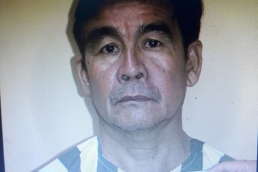 Giả nhân viên nhà xe lừa khách gửi hàng trong bến xe Miền Đông