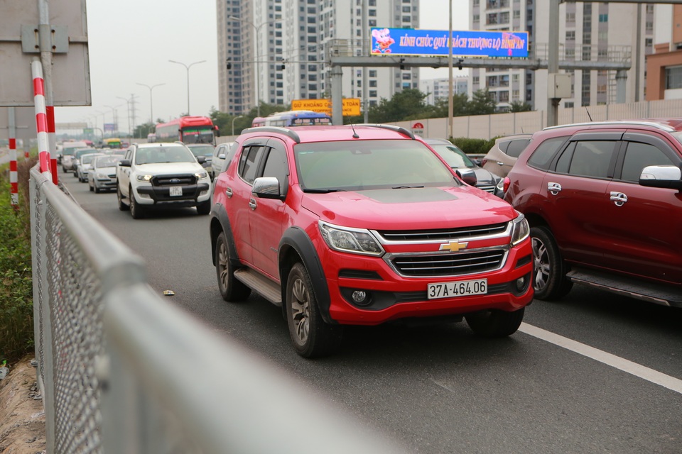 Hà Nội: Cửa ngõ phía nam ùn tắc chiều mùng 5 tết - 9 Hà Nội: Cửa ngõ phía nam ùn tắc chiều mùng 5 tết - 9