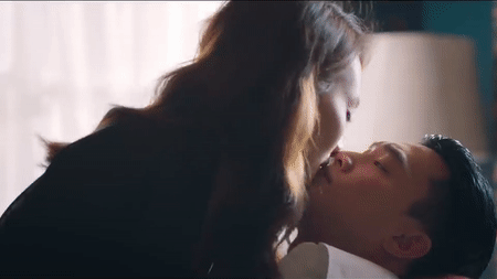 Sững sờ cảnh hôn nồng cháy ngoài kịch bản và sự thật phía sau màn ảnh Việt - 3 Sững sờ cảnh hôn nồng cháy ngoài kịch bản và sự thật phía sau màn ảnh Việt - 3