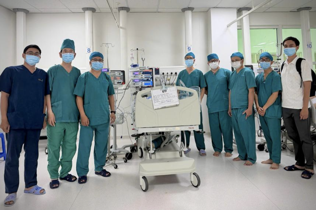 Hai bệnh viện ở TPHCM cấp cứu bé 7 tháng tuổi nguy kịch sau ăn cháo lươn - 1