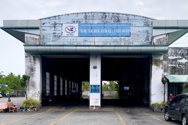 Bắt giám đốc trung tâm đăng kiểm Kiên Giang vì nhận hối lộ
