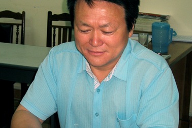 Giám đốc Hàn Quốc “ôm” 300.000 USD trốn sang Việt Nam