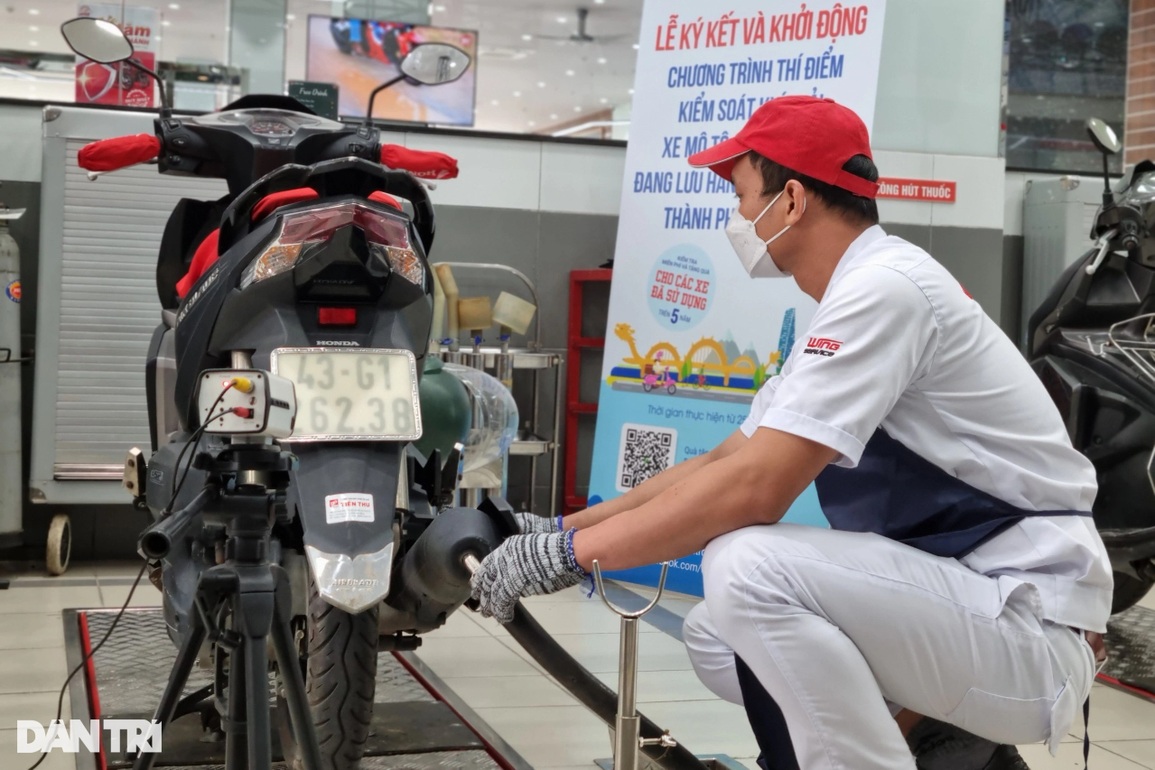 Đà Nẵng thí điểm kiểm soát khí thải mô tô, xe gắn máy - 2 Đà Nẵng thí điểm kiểm soát khí thải mô tô, xe gắn máy - 2