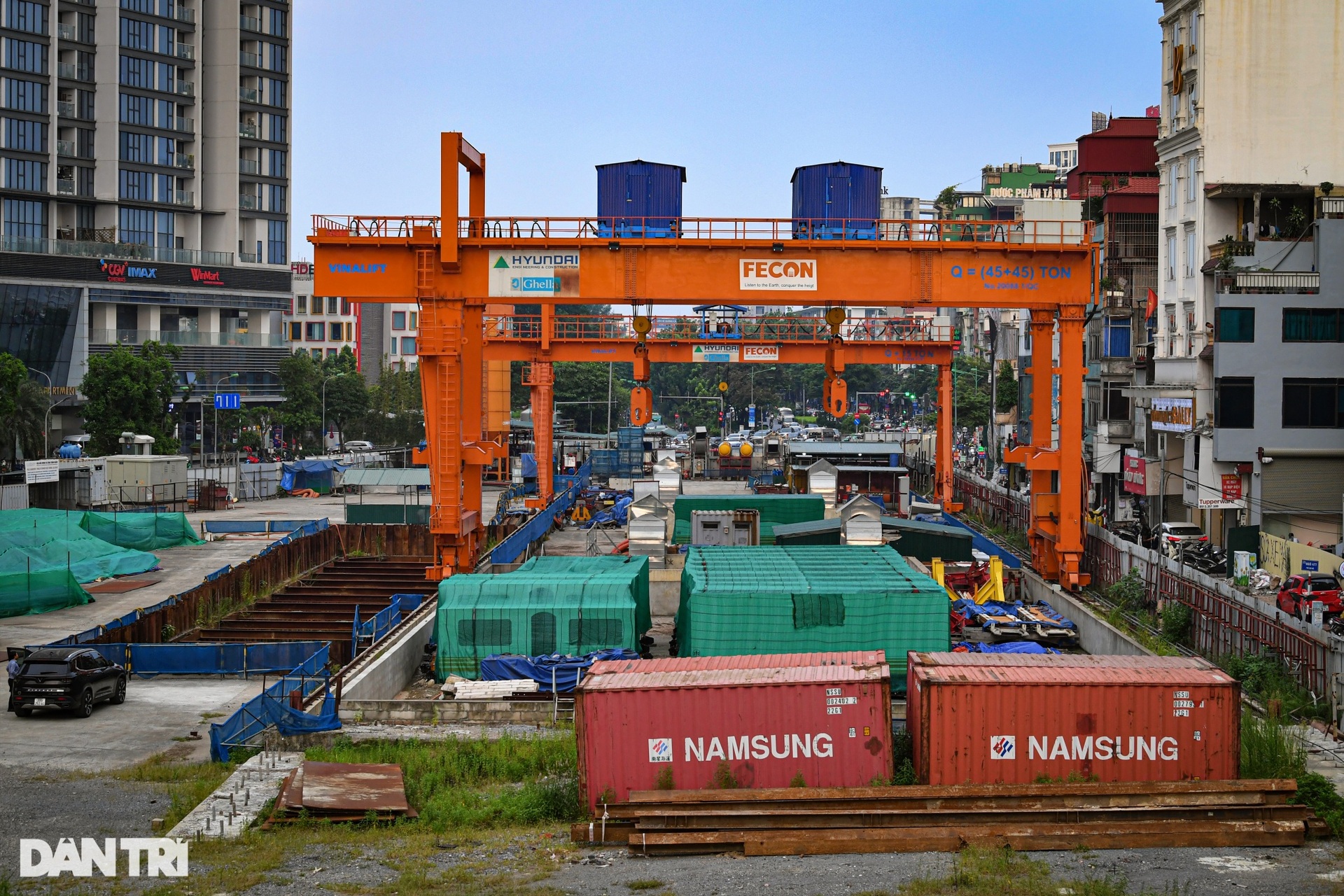 Cỏ cây mọc um tùm trên đại công trường dự án metro Nhổn - ga Hà Nội - 9 Cỏ cây mọc um tùm trên đại công trường dự án metro Nhổn - ga Hà Nội - 9