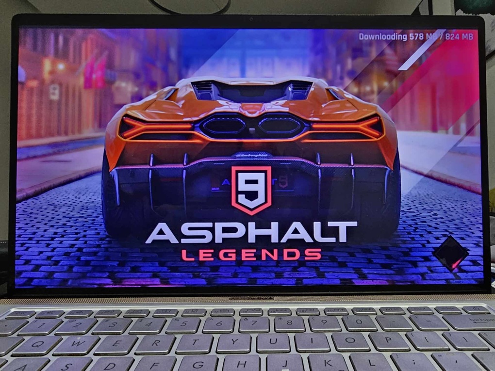 Tựa game đua xe nổi tiếng Asphalt 9 khi chơi trên máy tính. Tựa game đua xe nổi tiếng Asphalt 9 khi chơi trên máy tính.