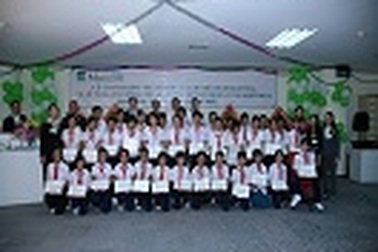 Manulife Việt Nam trao 40 suất học bổng cho học sinh có hoàn cảnh khó khăn