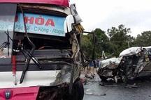 Tai nạn ô tô chở người Việt ở Lào, 8 người thương vong