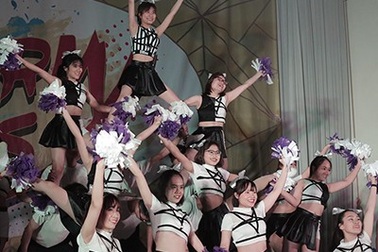 Màn trình diễn cổ động nóng bỏng, bùng nổ của sinh viên trường Tự nhiên