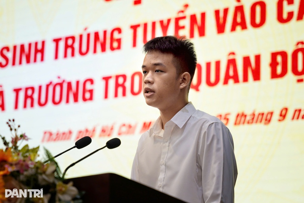 Nhiều thí sinh 29, 30 điểm ở TPHCM đỗ các trường quân sự - 2