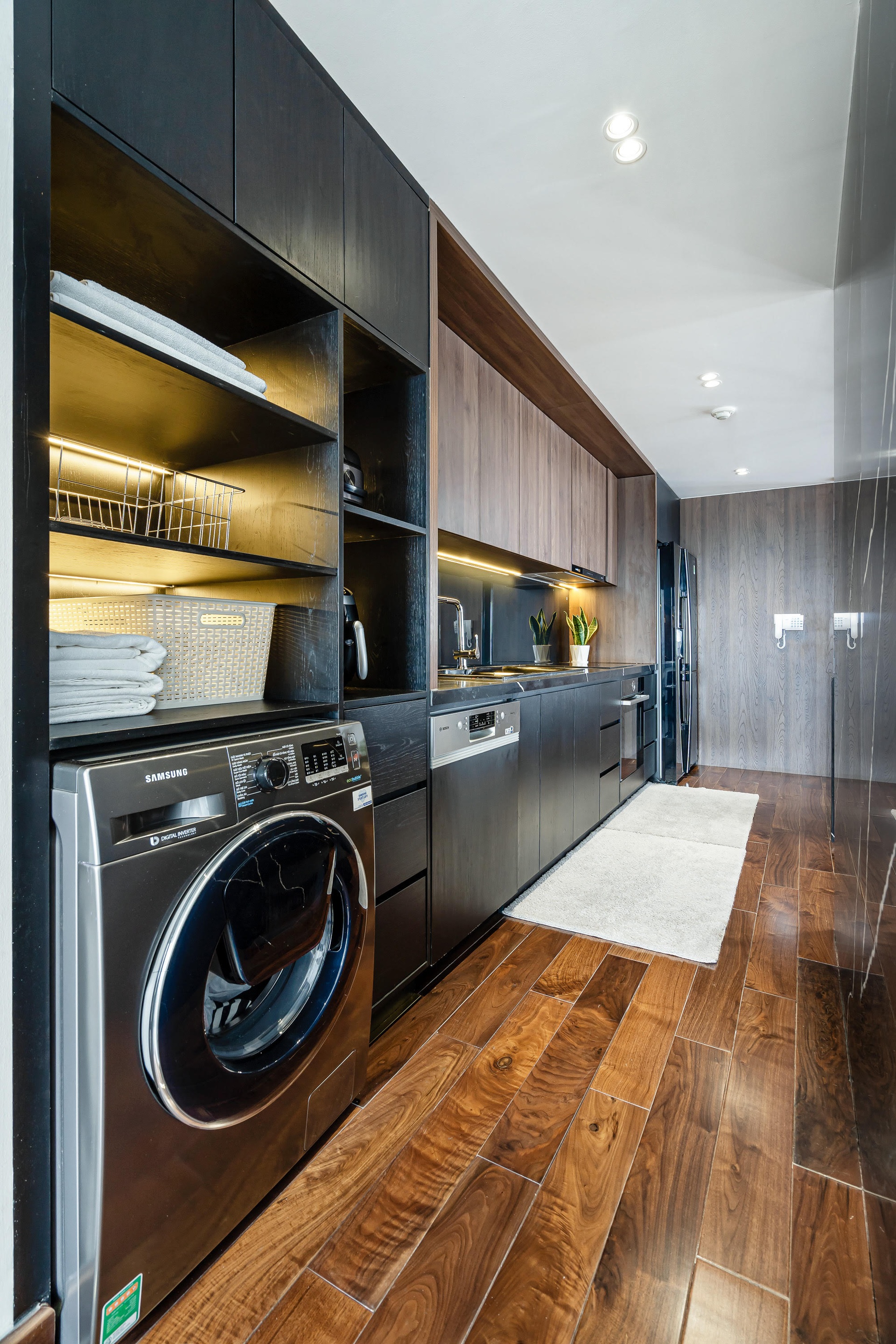 Căn hộ 115 m2 lạ mắt với nội thất tông màu đen chủ đạo - 15 Căn hộ 115 m2 lạ mắt với nội thất tông màu đen chủ đạo - 15