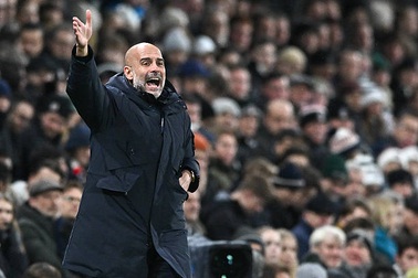 HLV Pep Guardiola: “Cầu thủ Man City khiến tôi rụng hết tóc”