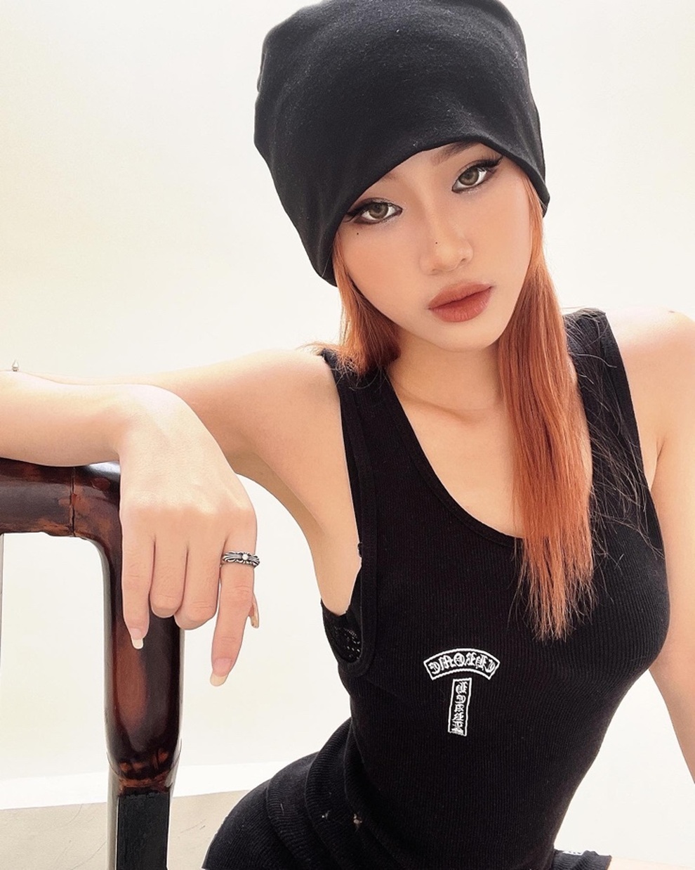 Cô gái 20 tuổi sở hữu hai cửa hàng riêng và gu thời trang sành điệu - 9 Cô gái 20 tuổi sở hữu hai cửa hàng riêng và gu thời trang sành điệu - 9