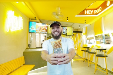 Chàng trai Pháp bỏ lương 60 triệu sang Việt Nam khởi nghiệp với “0 đồng”