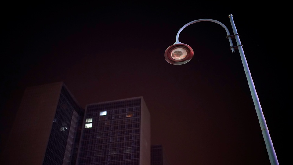 Lý do khiến nhiều thành phố Trung Quốc bất ngờ chìm trong bóng tối - 1 Lý do khiến nhiều thành phố Trung Quốc bất ngờ chìm trong bóng tối - 1